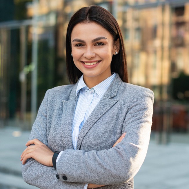 Nisha Verma - Property Consultant, PrimeEstate Solutions